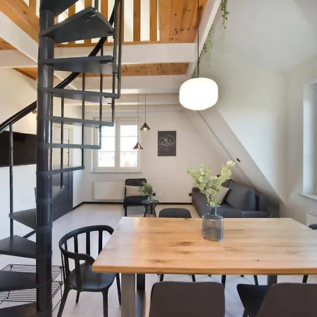Zacisze Apartment
