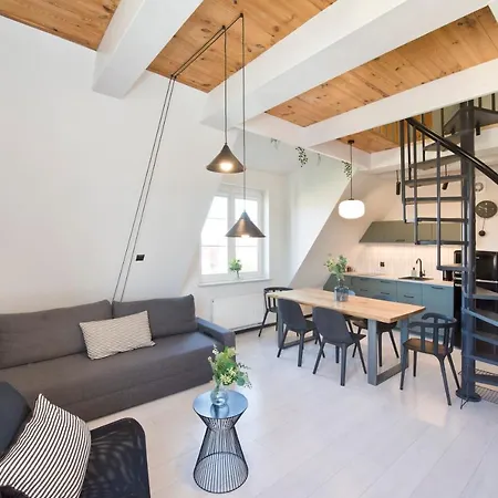 Zacisze Apartment