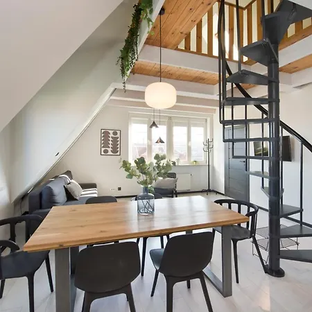 Zacisze Apartment